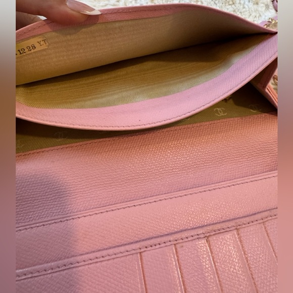 Chanel Coco Pink bifold WOC wallet on chain w Gold Accents & charm vintage - Picture 7 of 16